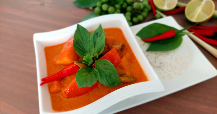 Rotes Thai-Curry mit Hokkaido Kürbis