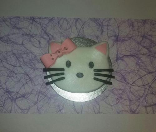 Hello-Kitty-Torte